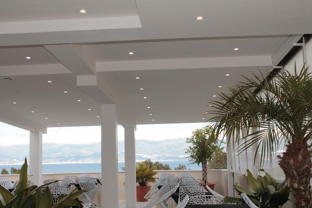 רג'יו די קאלאבריה Hotel Lungomare מראה חיצוני תמונה