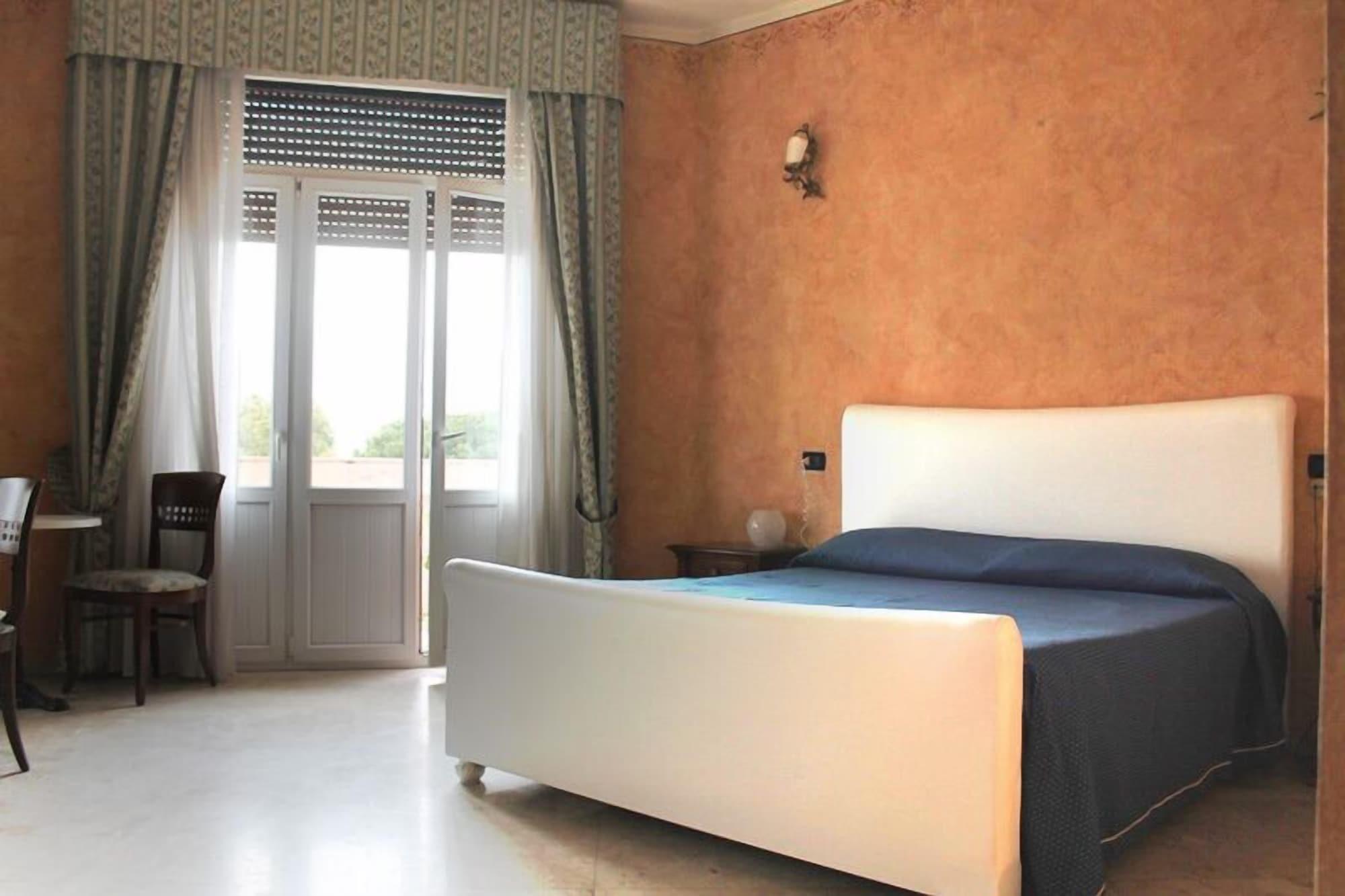 רג'יו די קאלאבריה Hotel Lungomare מראה חיצוני תמונה