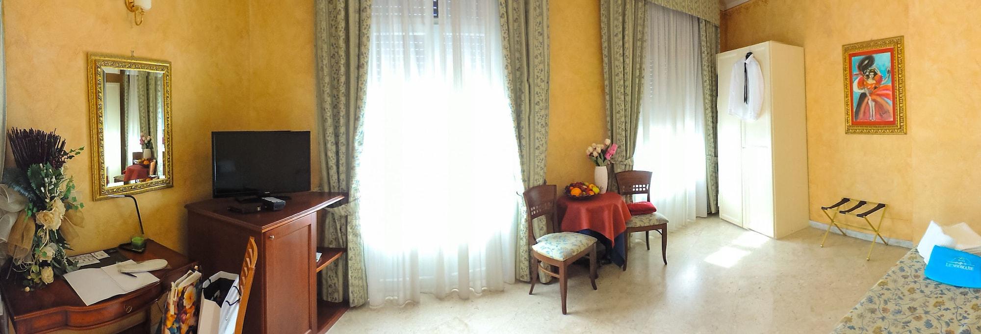 רג'יו די קאלאבריה Hotel Lungomare מראה חיצוני תמונה