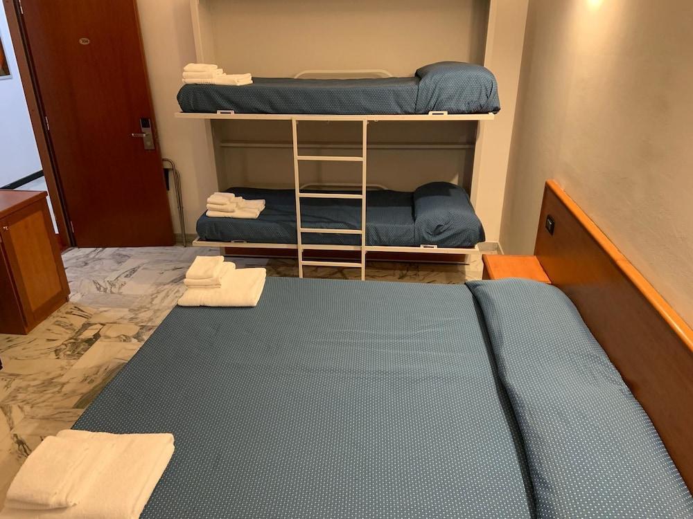 רג'יו די קאלאבריה Hotel Lungomare מראה חיצוני תמונה
