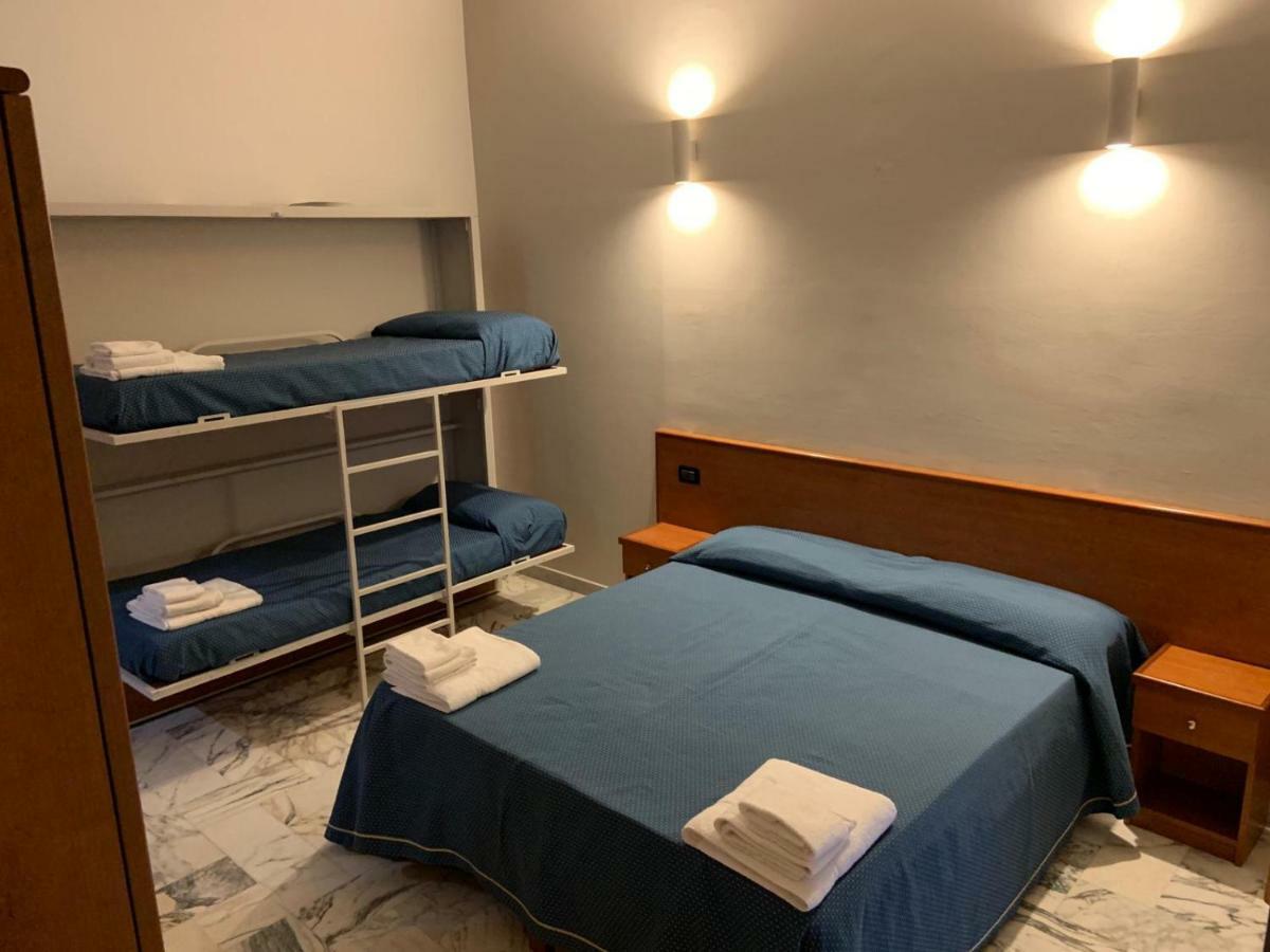 רג'יו די קאלאבריה Hotel Lungomare מראה חיצוני תמונה