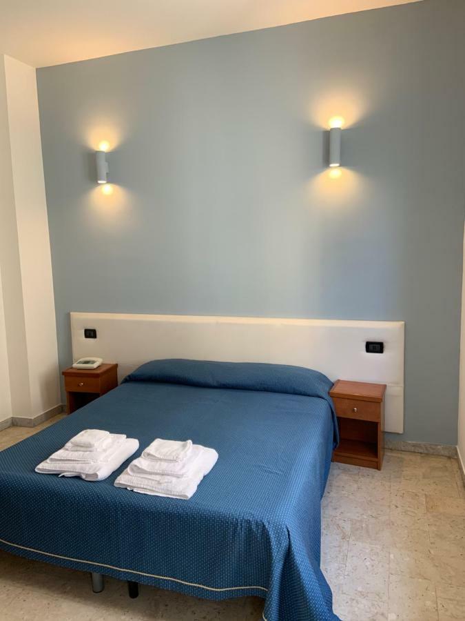 רג'יו די קאלאבריה Hotel Lungomare מראה חיצוני תמונה