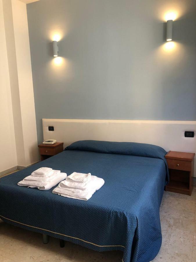 רג'יו די קאלאבריה Hotel Lungomare מראה חיצוני תמונה