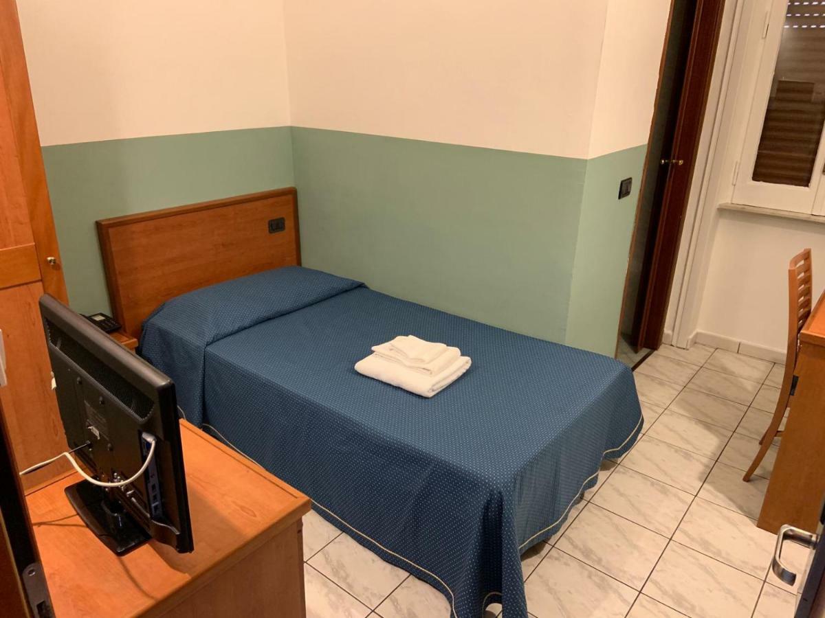 רג'יו די קאלאבריה Hotel Lungomare מראה חיצוני תמונה