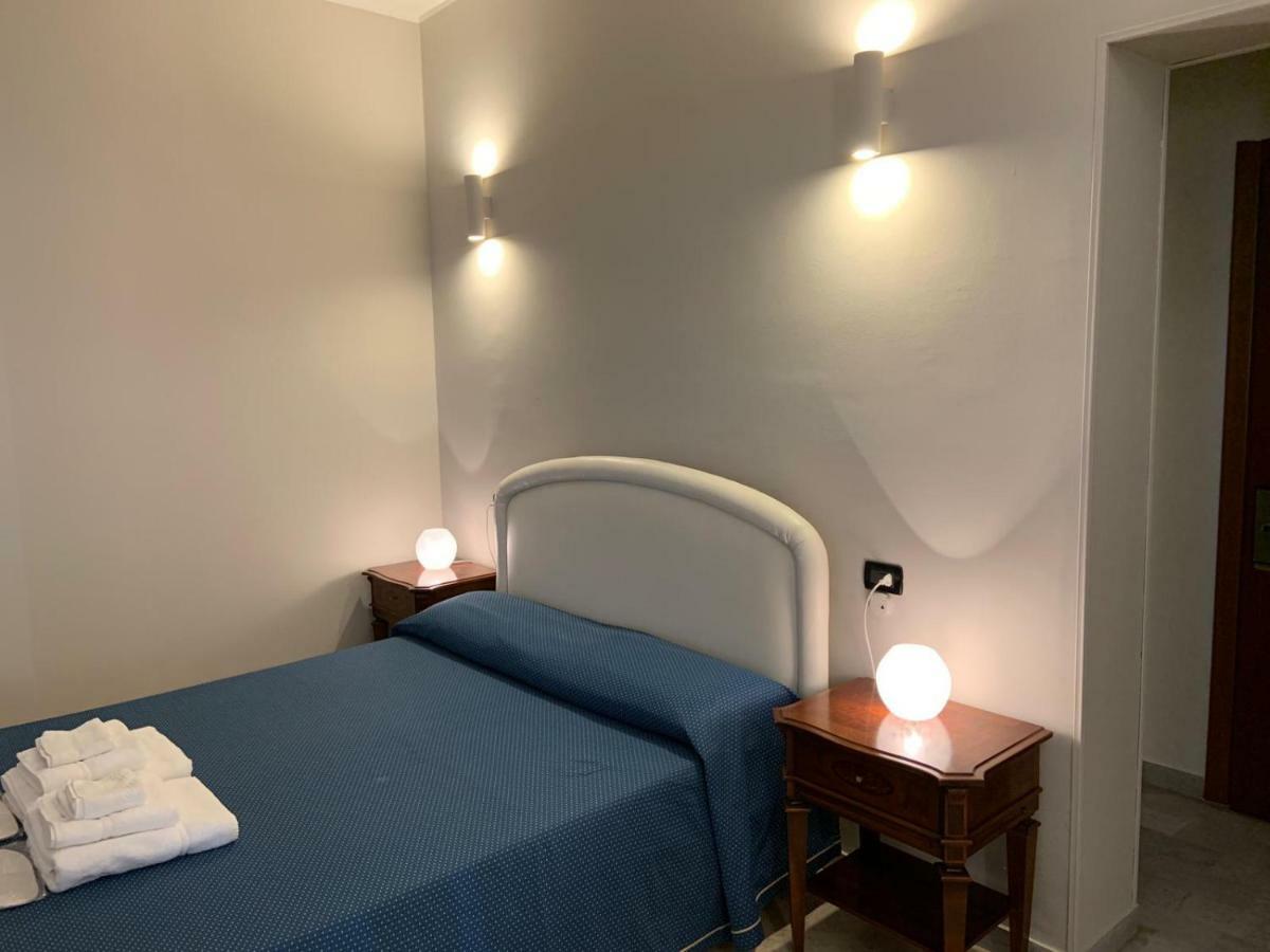 רג'יו די קאלאבריה Hotel Lungomare מראה חיצוני תמונה