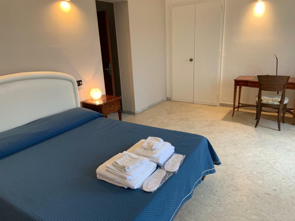 רג'יו די קאלאבריה Hotel Lungomare מראה חיצוני תמונה