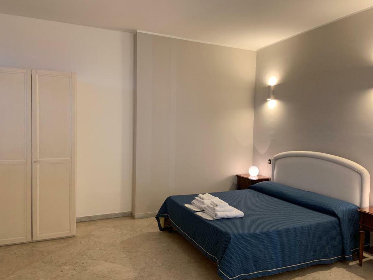 רג'יו די קאלאבריה Hotel Lungomare מראה חיצוני תמונה