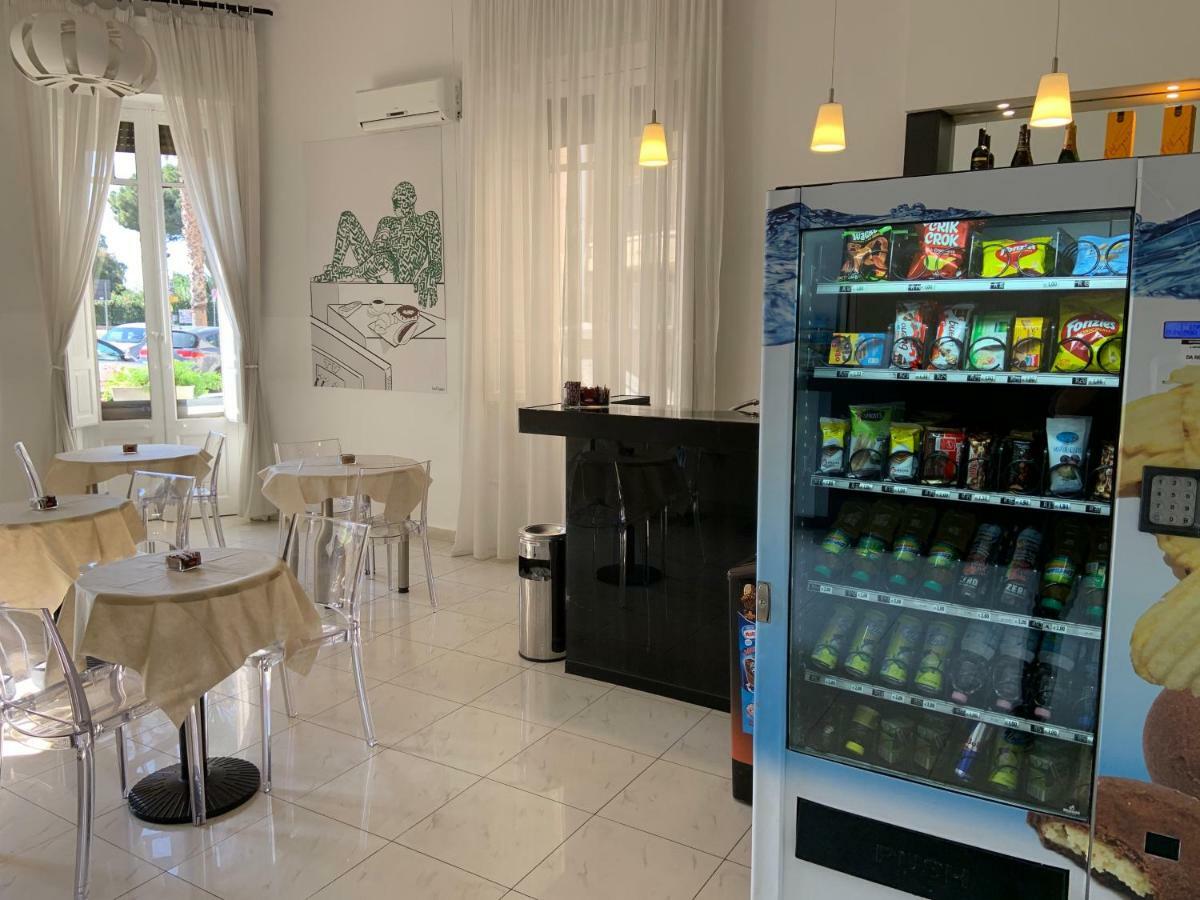 רג'יו די קאלאבריה Hotel Lungomare מראה חיצוני תמונה