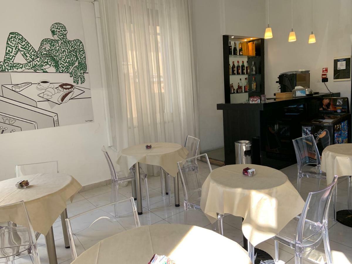 רג'יו די קאלאבריה Hotel Lungomare מראה חיצוני תמונה